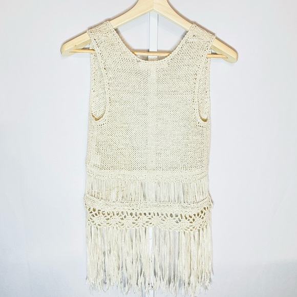 Boho Style Lightweight, Open Knit, Fringed Hem Vest - Picture 3 of 6